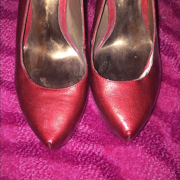 C- Sexy red Carlos Santana sling backs! - Picture 3 of 8